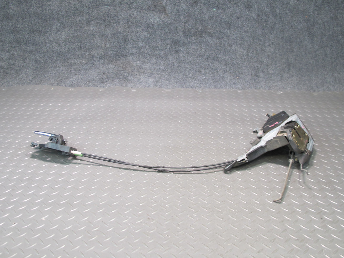 01-03 Lexus JCE10L IS300 Front Left Door Lock Latch Actuator w Handle OEM