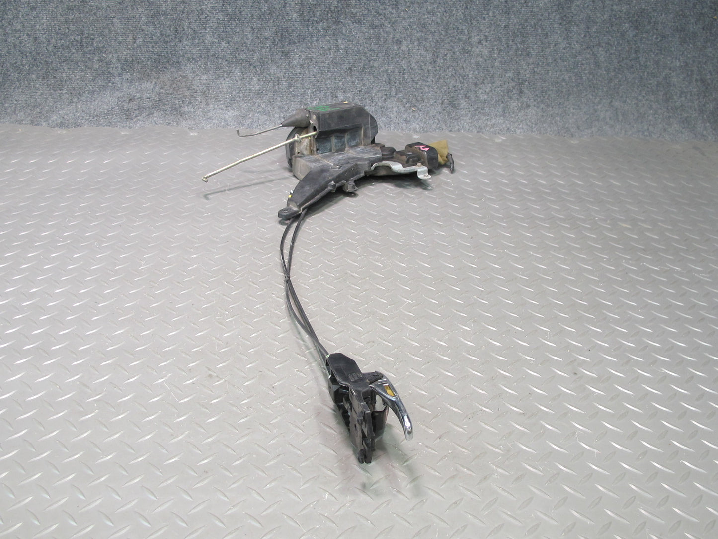 01-03 Lexus JCE10L IS300 Front Left Door Lock Latch Actuator w Handle OEM