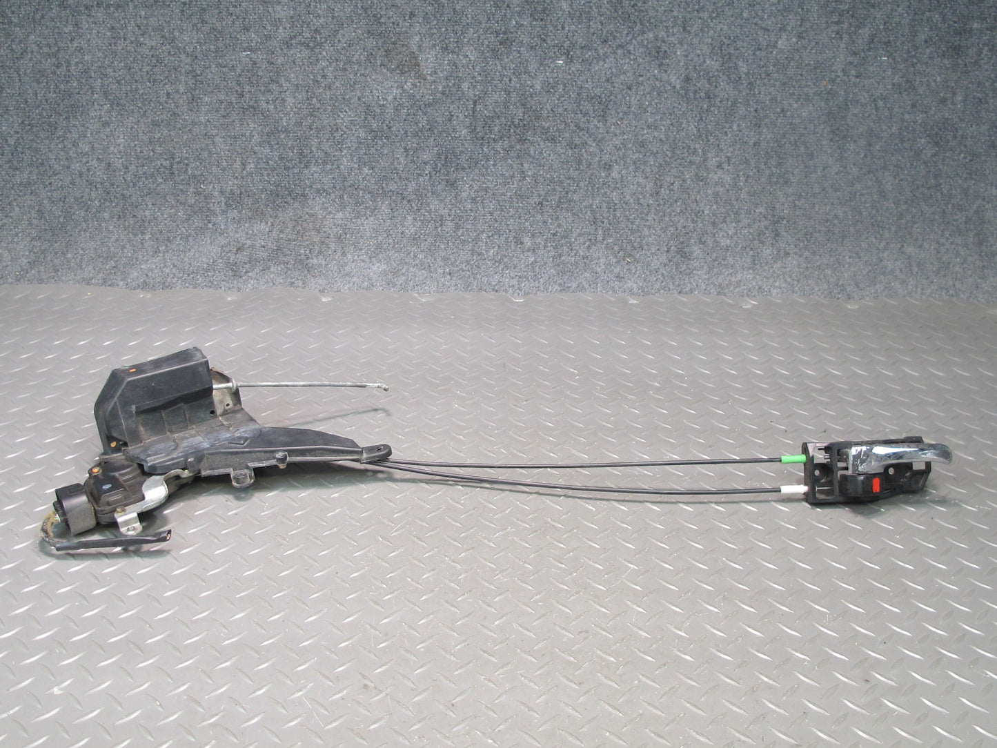 01-03 Lexus JCE10L IS300 Front Right Door Lock Latch Actuator w Handle OEM