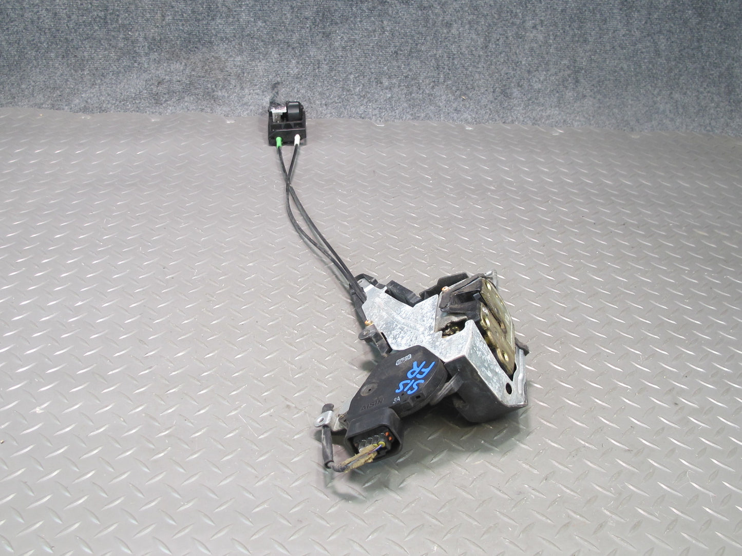 01-03 Lexus JCE10L IS300 Front Right Door Lock Latch Actuator w Handle OEM