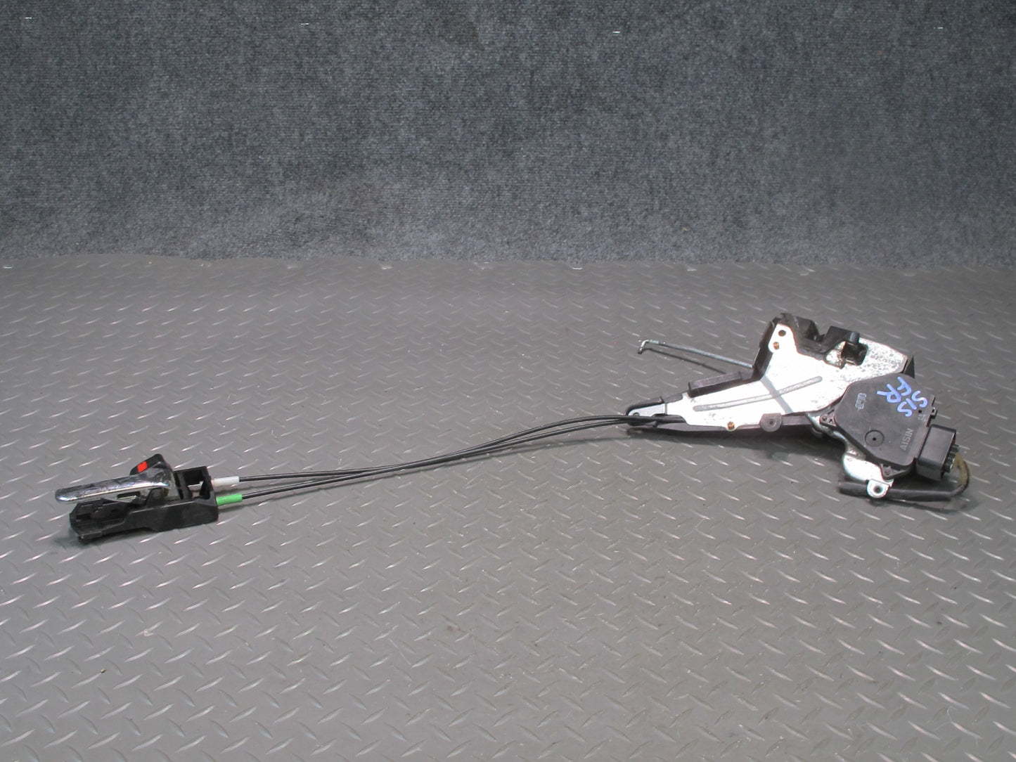 01-03 Lexus JCE10L IS300 Front Right Door Lock Latch Actuator w Handle OEM