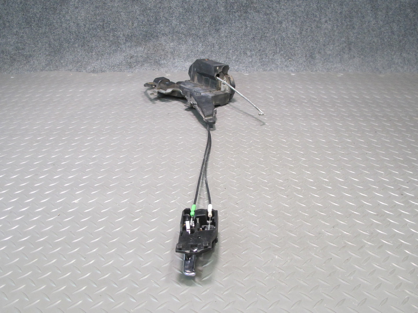 01-03 Lexus JCE10L IS300 Front Right Door Lock Latch Actuator w Handle OEM