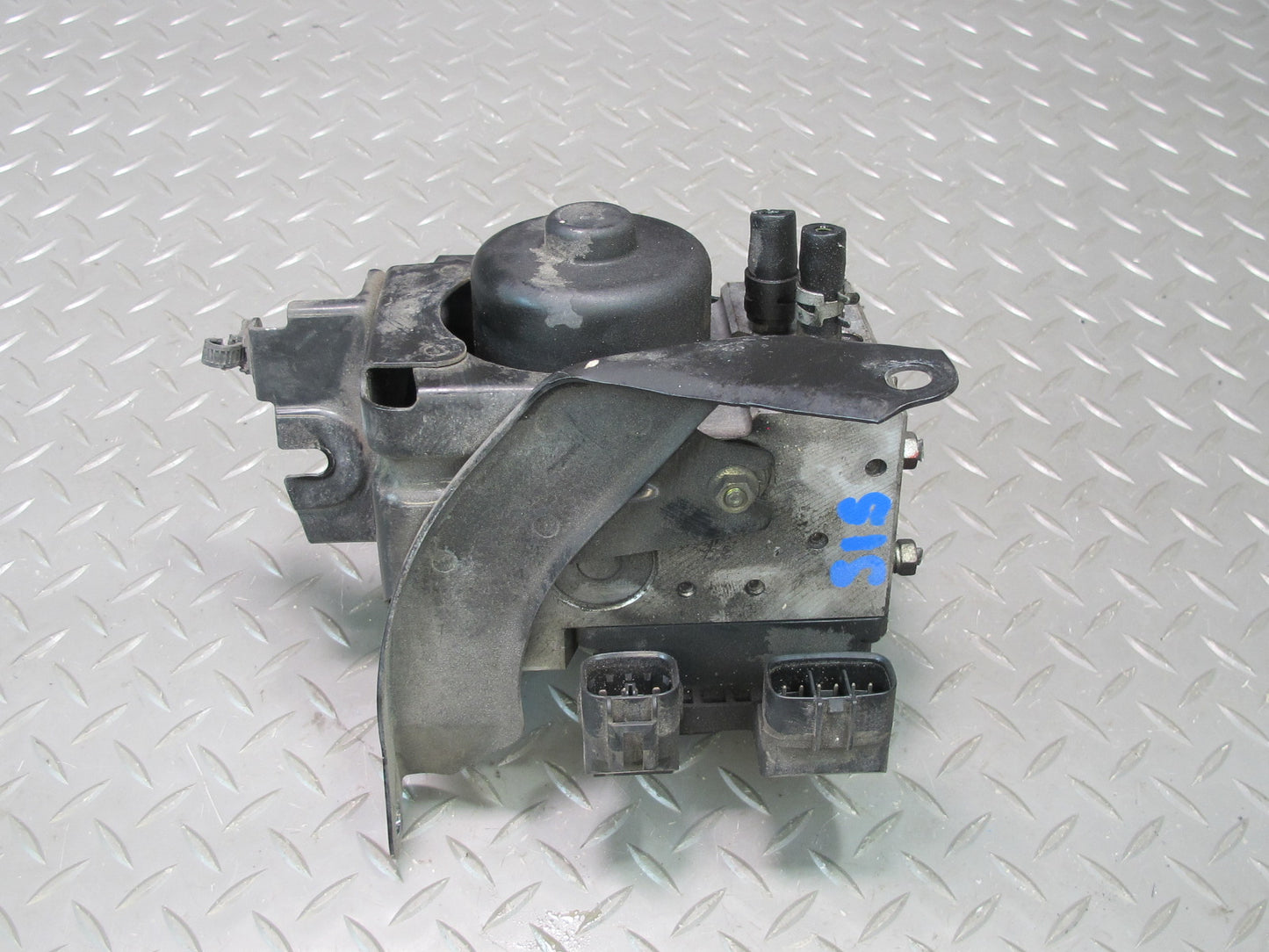 2001 Lexus JCE10L IS300 Anti Lock Brake ABS Pump Module OEM