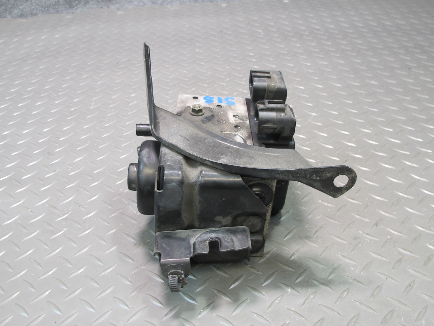 2001 Lexus JCE10L IS300 Anti Lock Brake ABS Pump Module OEM