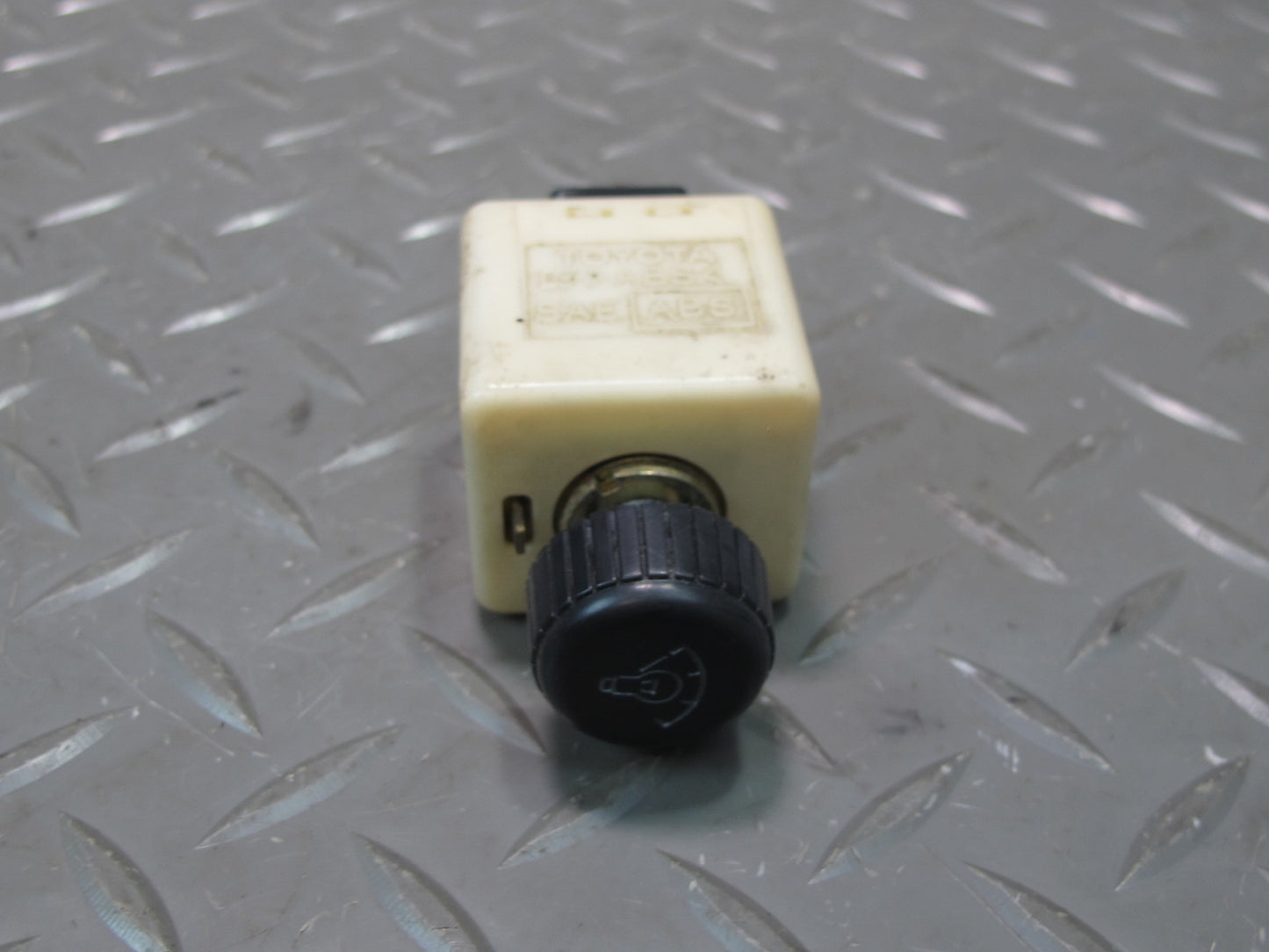 01-05 Lexus JCE10L IS300 Dash Instrument Cluster Dimmer Light Switch OEM