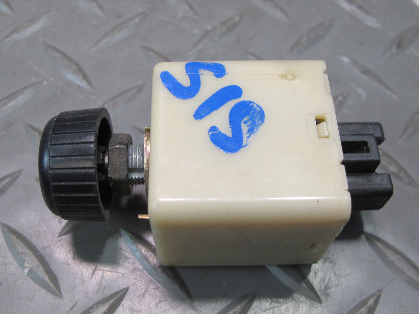 01-05 Lexus JCE10L IS300 Dash Instrument Cluster Dimmer Light Switch OEM