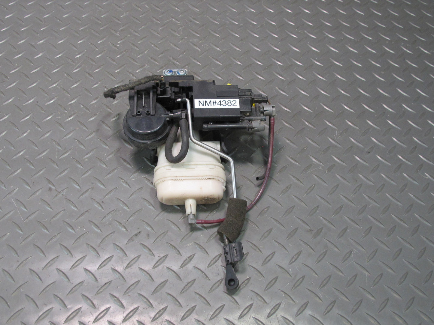 03-06 Mercedes R230 Sl-class Trunk Lid Lock Latch Vacuum Actuator OEM