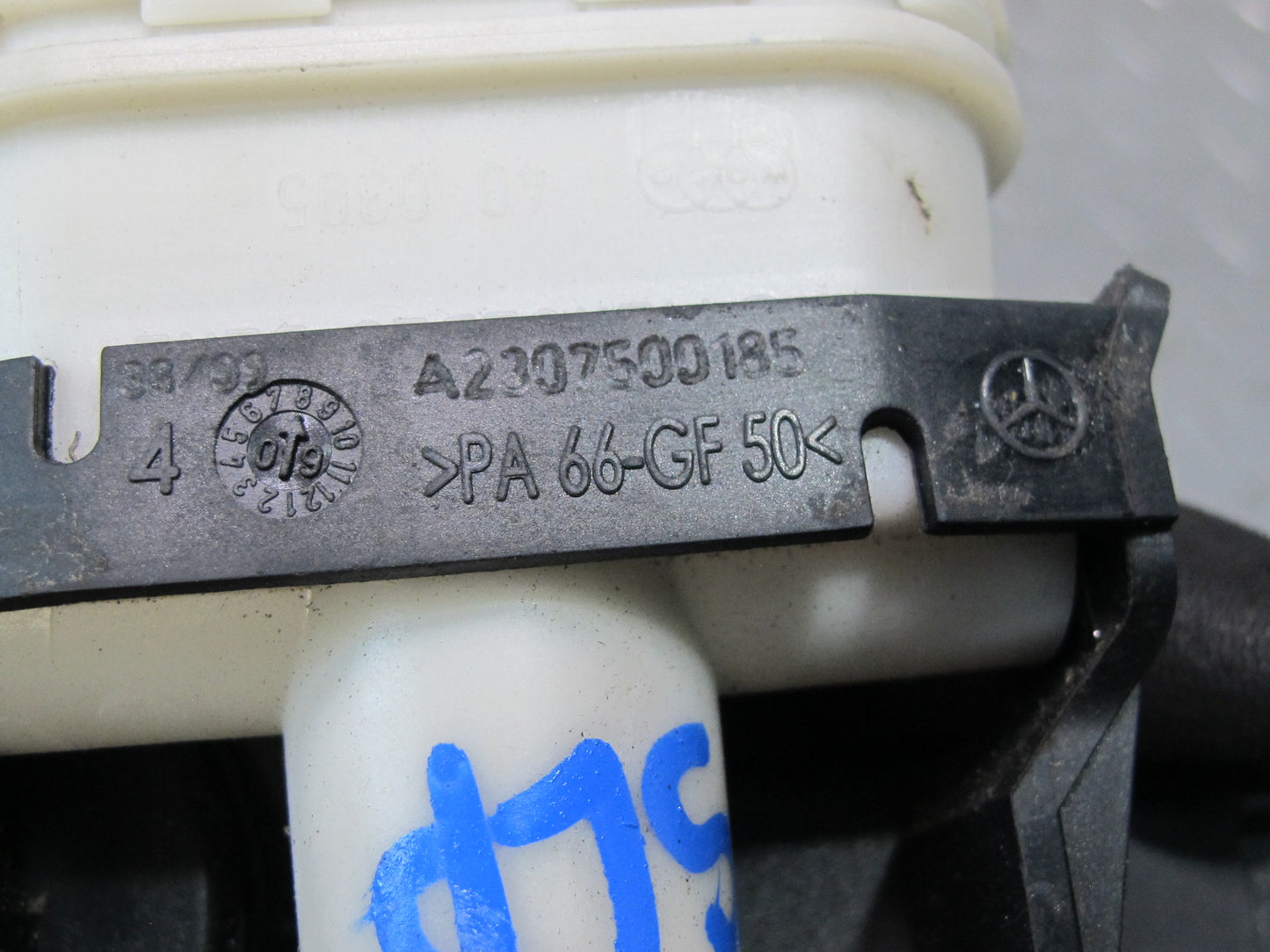 03-06 Mercedes R230 Sl-class Trunk Lid Lock Latch Vacuum Actuator OEM