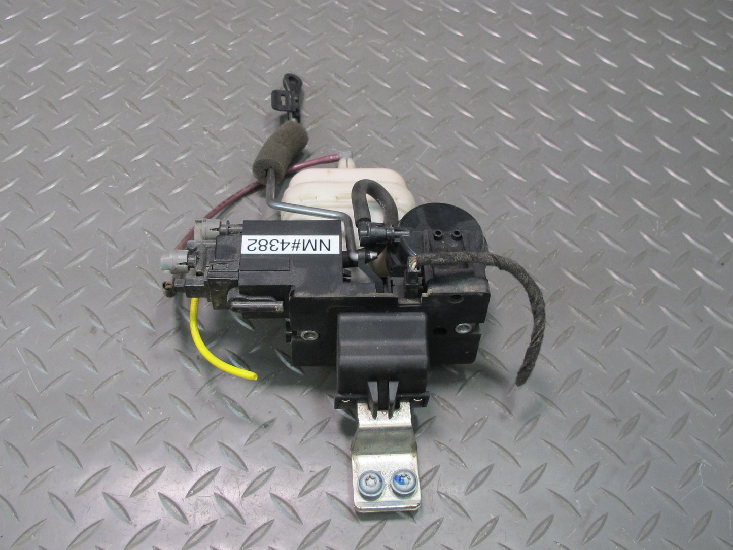 03-06 Mercedes R230 Sl-class Trunk Lid Lock Latch Vacuum Actuator OEM