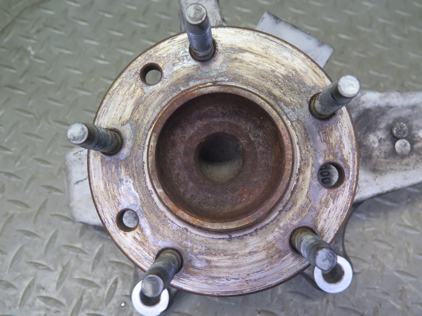 97-04 Chevrolet Corvette C5 Front Left Spindle Knuckle Wheel Hub Bearing OEM