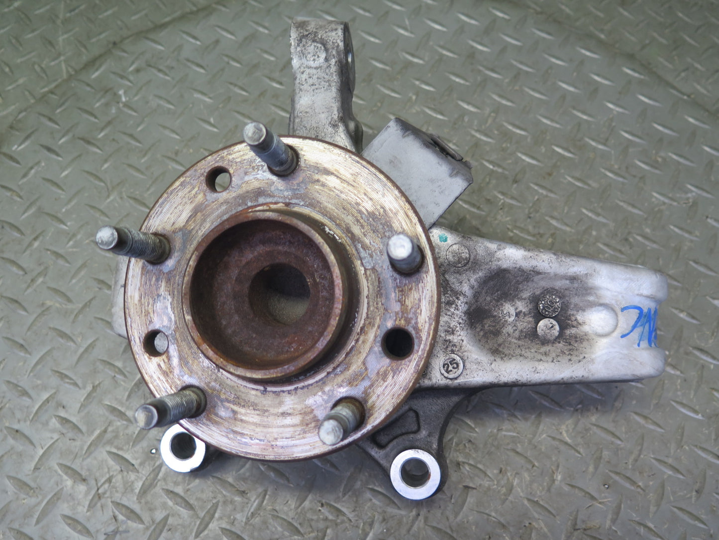 97-04 Chevrolet Corvette C5 Front Left Spindle Knuckle Wheel Hub Bearing OEM