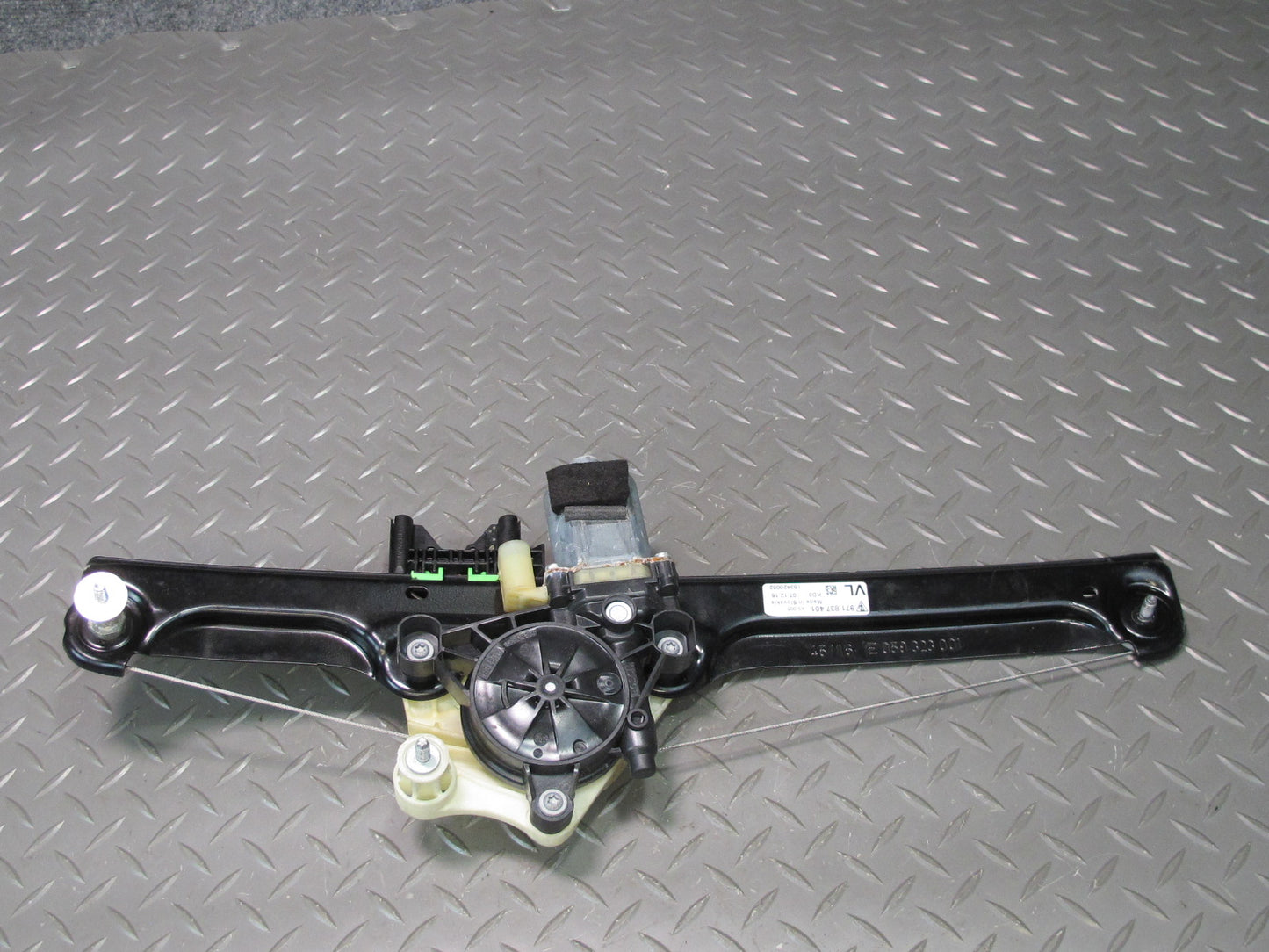 17-23 Porsche Panamera 971 Front Left Door Window Regulator w Motor 971837401