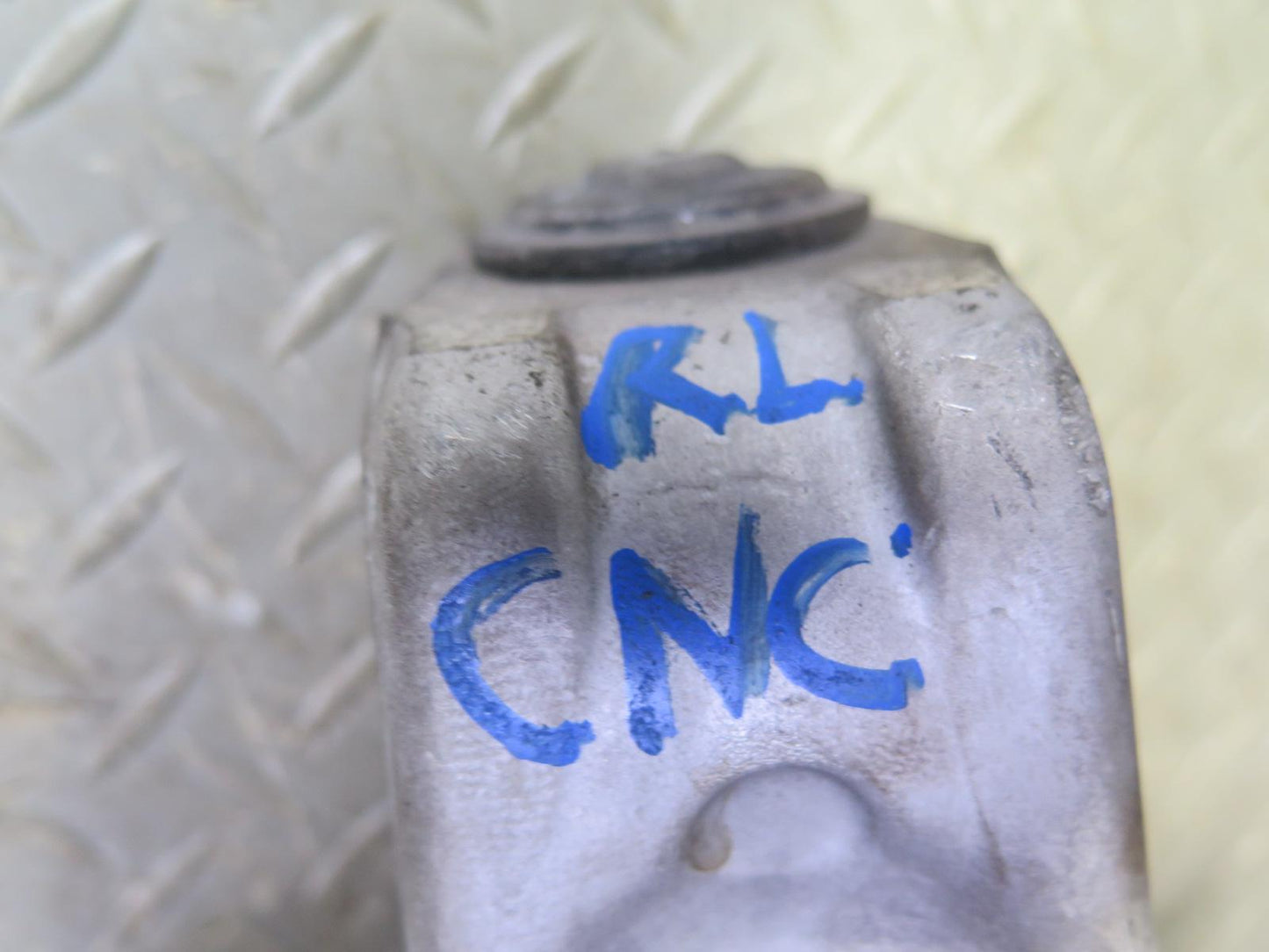 97-04 Chevrolet Corvette C5 Rear Left Spindle Knuckle Wheel Hub Bearing OEM