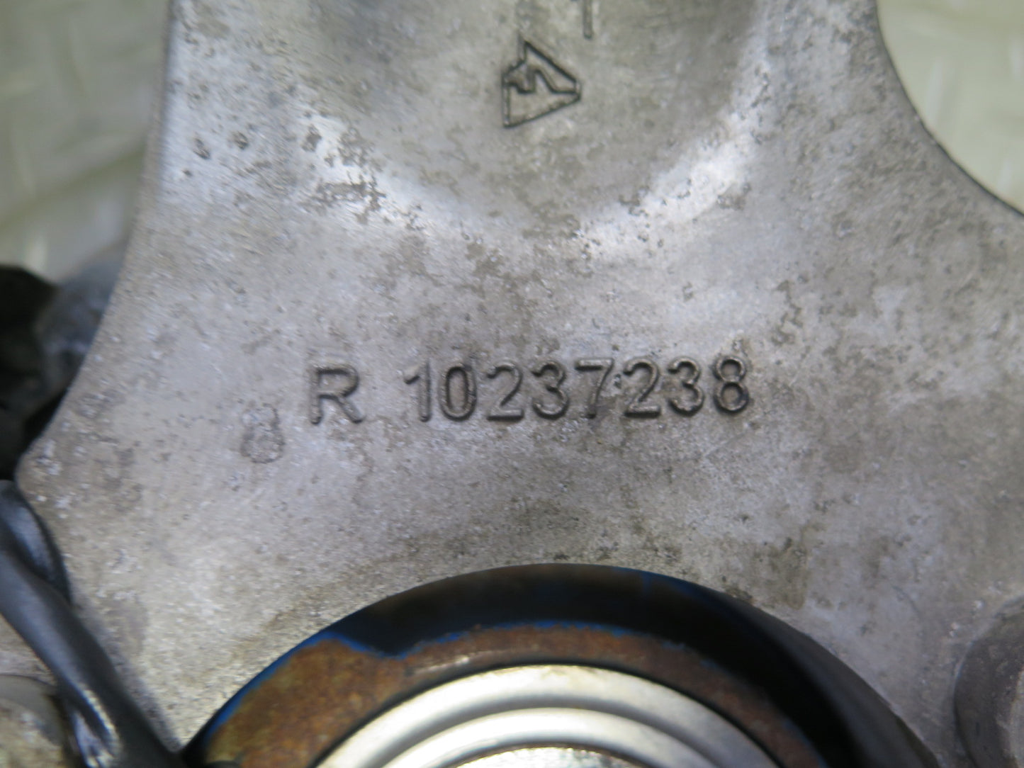 97-04 Chevrolet Corvette C5 Rear Left Spindle Knuckle Wheel Hub Bearing OEM