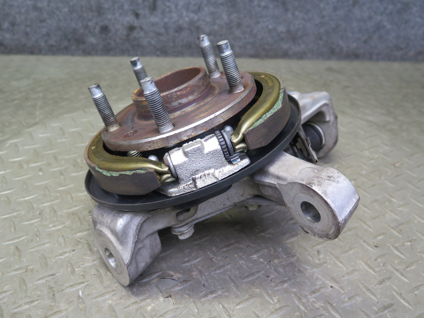 97-04 Chevrolet Corvette C5 Rear Left Spindle Knuckle Wheel Hub Bearing OEM