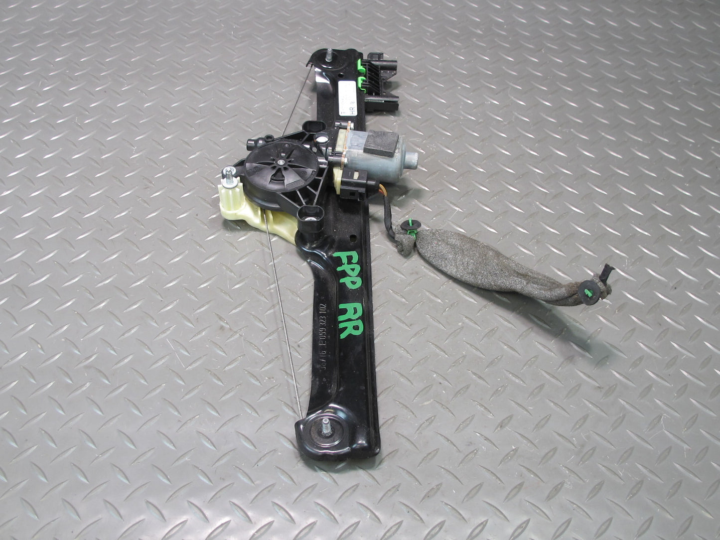 17-23 Porsche Panamera 971 Rear Right Door Window Regulator w Motor 971839402