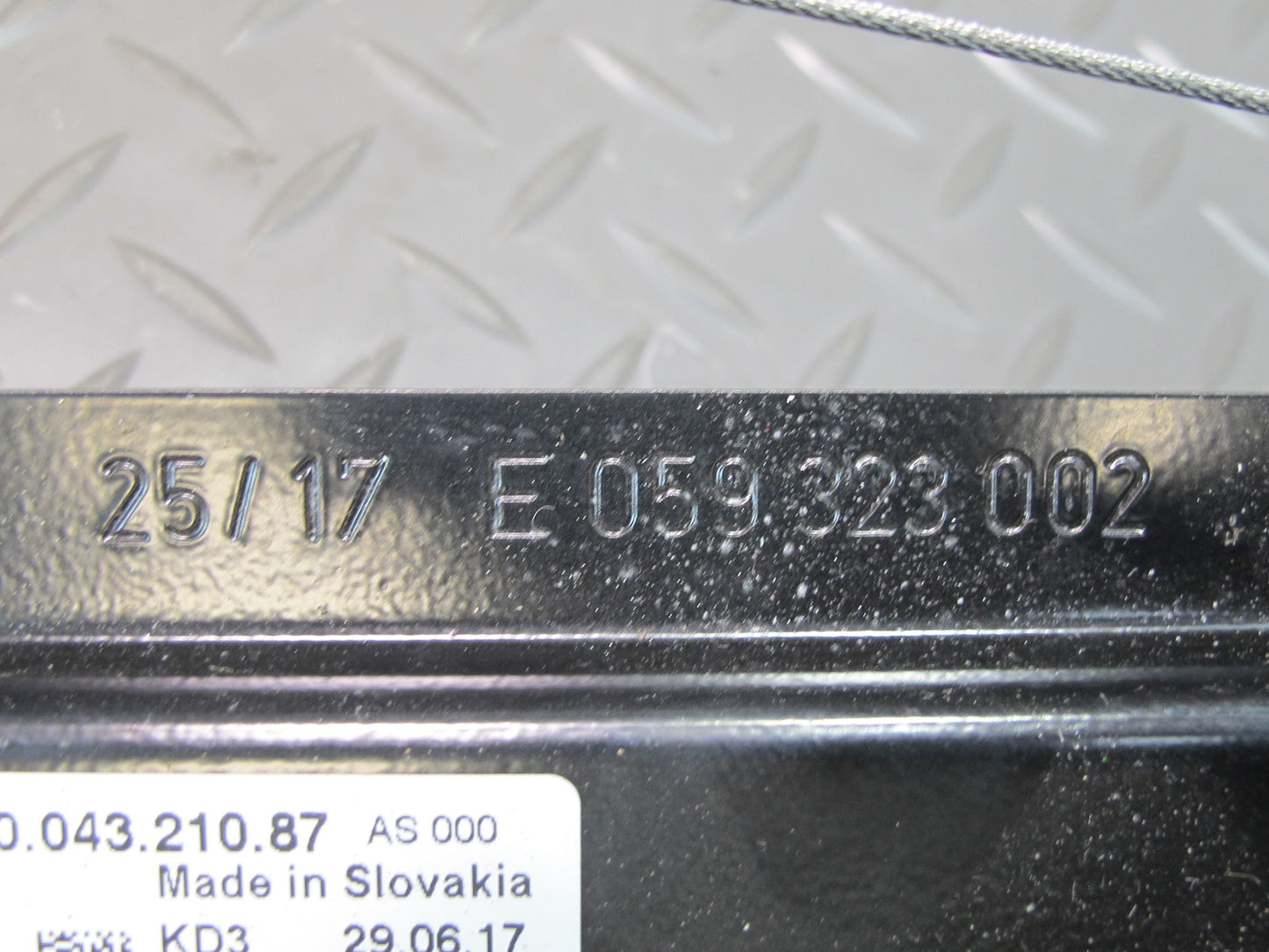 17-23 Porsche Panamera 971 Front Right Door Window Regulator w Motor