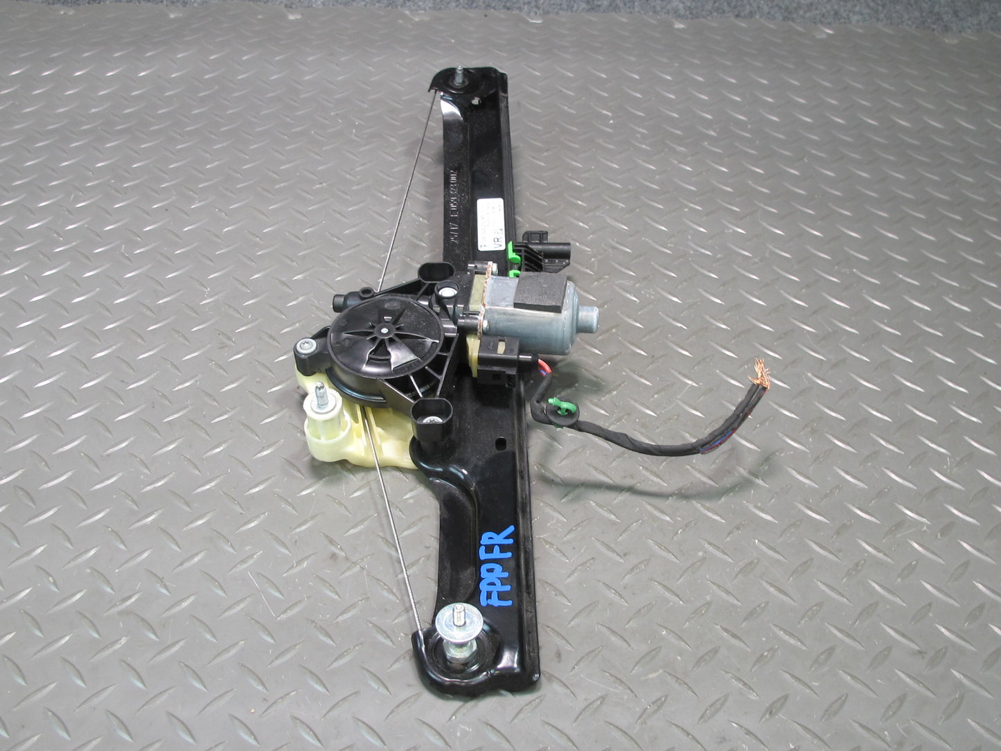 17-23 Porsche Panamera 971 Front Right Door Window Regulator w Motor