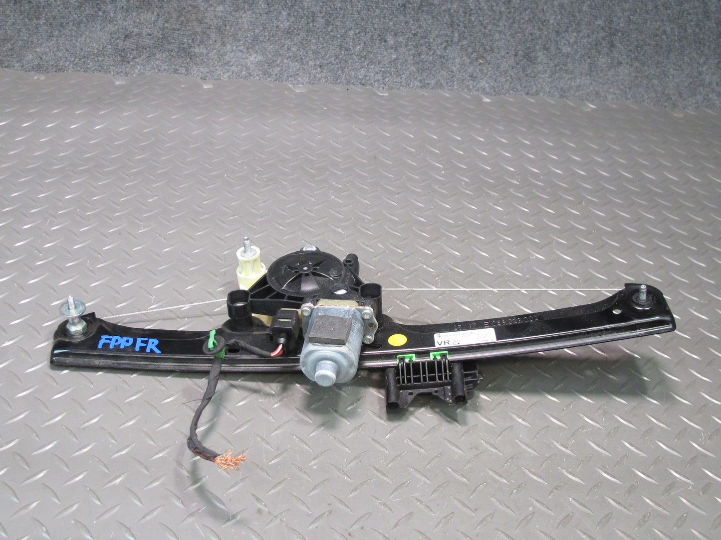 17-23 Porsche Panamera 971 Front Right Door Window Regulator w Motor