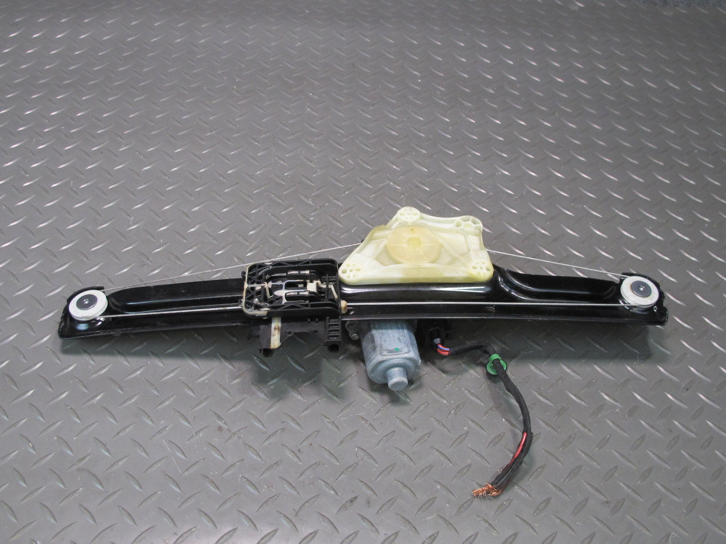 17-23 Porsche Panamera 971 Front Right Door Window Regulator w Motor