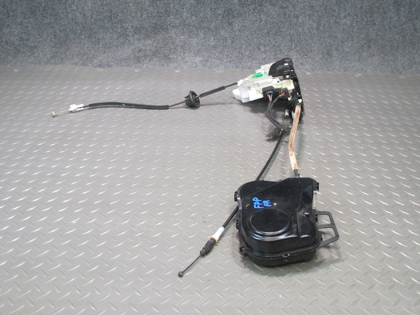 17-23 Porsche Panamera 971 Front Right Door Lock Latch Actuator w Soft Close