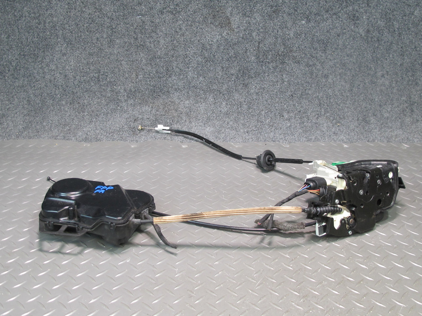 17-23 Porsche Panamera 971 Front Right Door Lock Latch Actuator w Soft Close