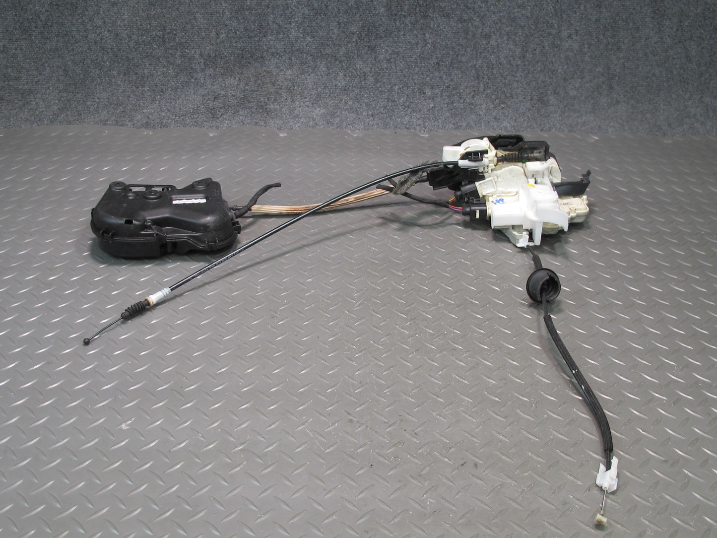 17-23 Porsche Panamera 971 Front Right Door Lock Latch Actuator w Soft Close