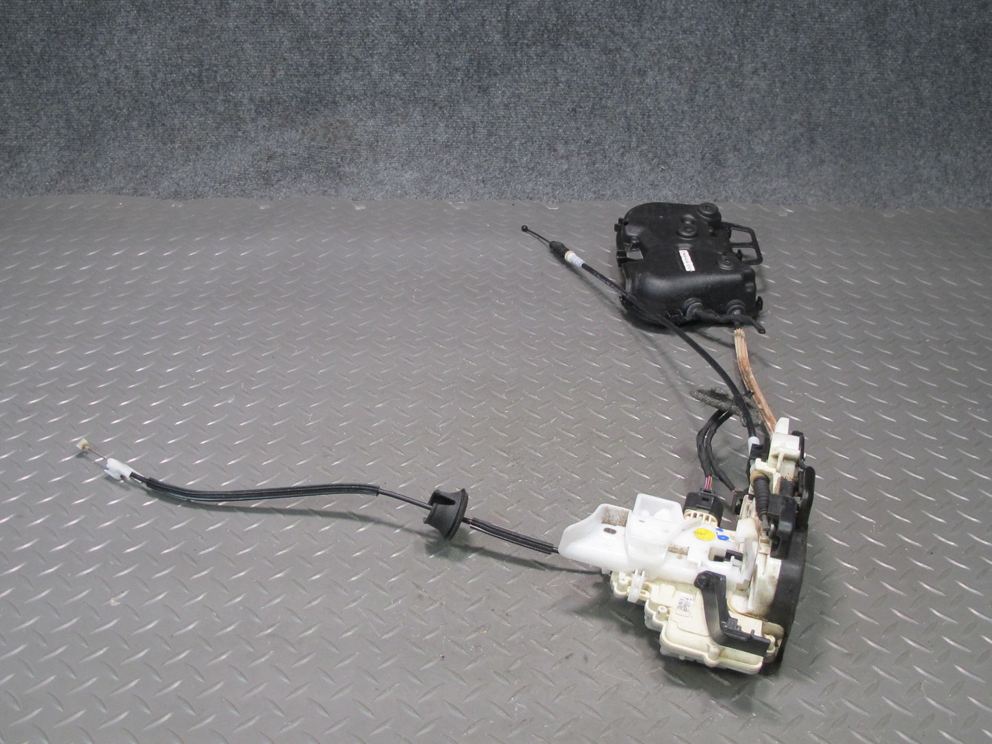 17-23 Porsche Panamera 971 Front Right Door Lock Latch Actuator w Soft Close