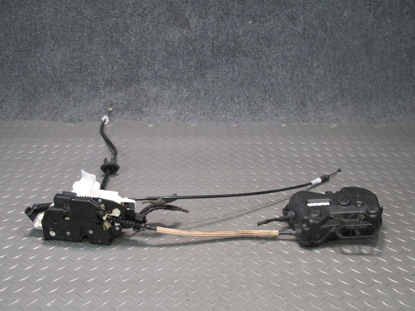 17-23 Porsche Panamera 971 Front Right Door Lock Latch Actuator w Soft Close