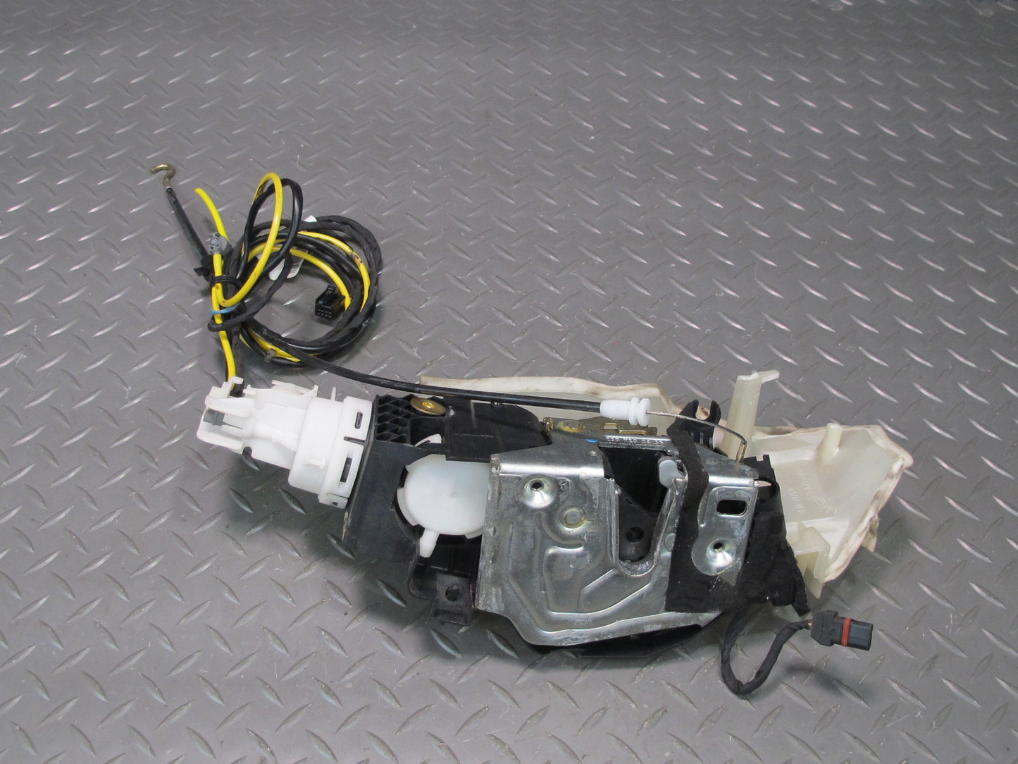 03-12 Mercedes R230 Sl-class Front Right Door Lock Latch Actuator Keyless OEM