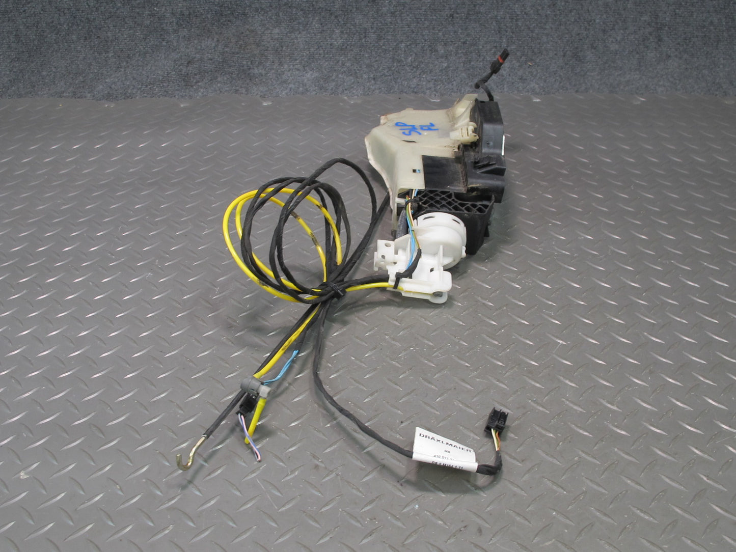 03-12 Mercedes R230 Sl-class Front Left Door Lock Latch Actuator Keyless OEM