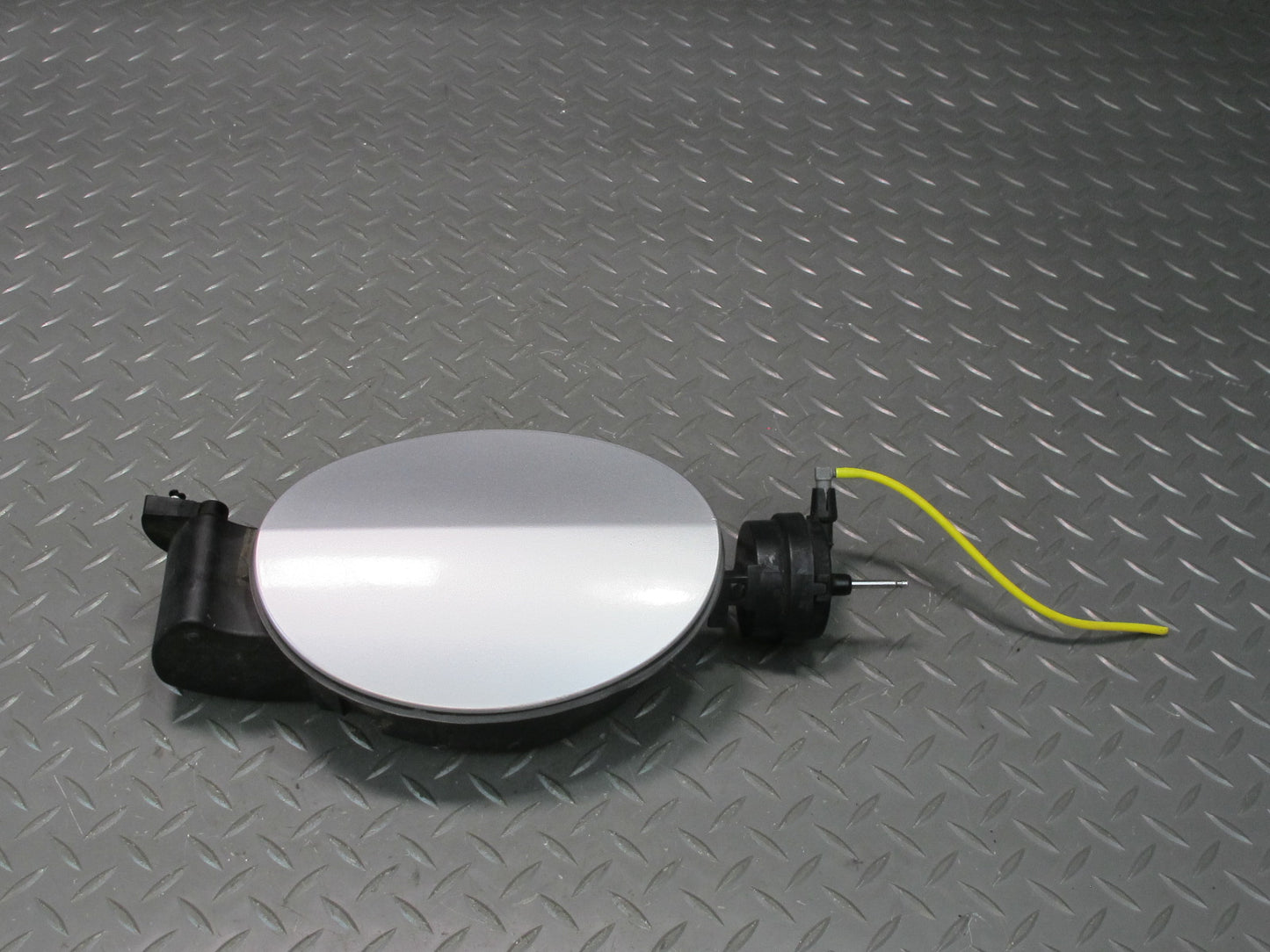 03-06 Mercedes R230 Fuel Tank Filler Door Lid Cover Actuator Housing Set OEM