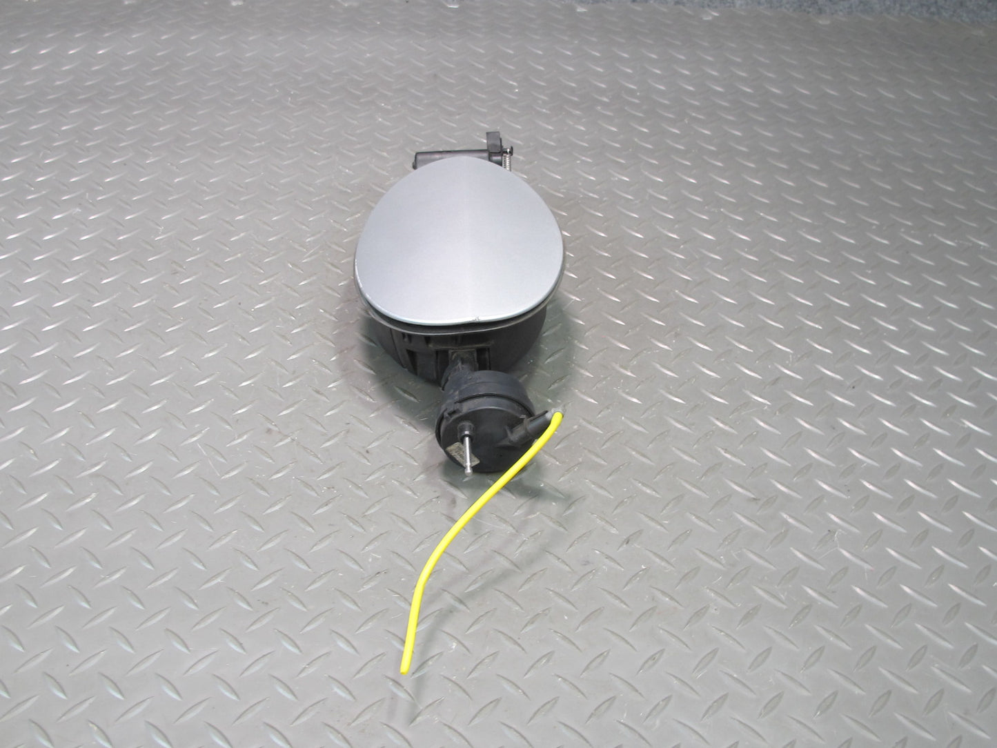 03-06 Mercedes R230 Fuel Tank Filler Door Lid Cover Actuator Housing Set OEM