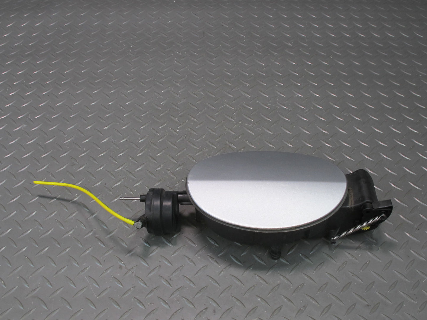 03-06 Mercedes R230 Fuel Tank Filler Door Lid Cover Actuator Housing Set OEM