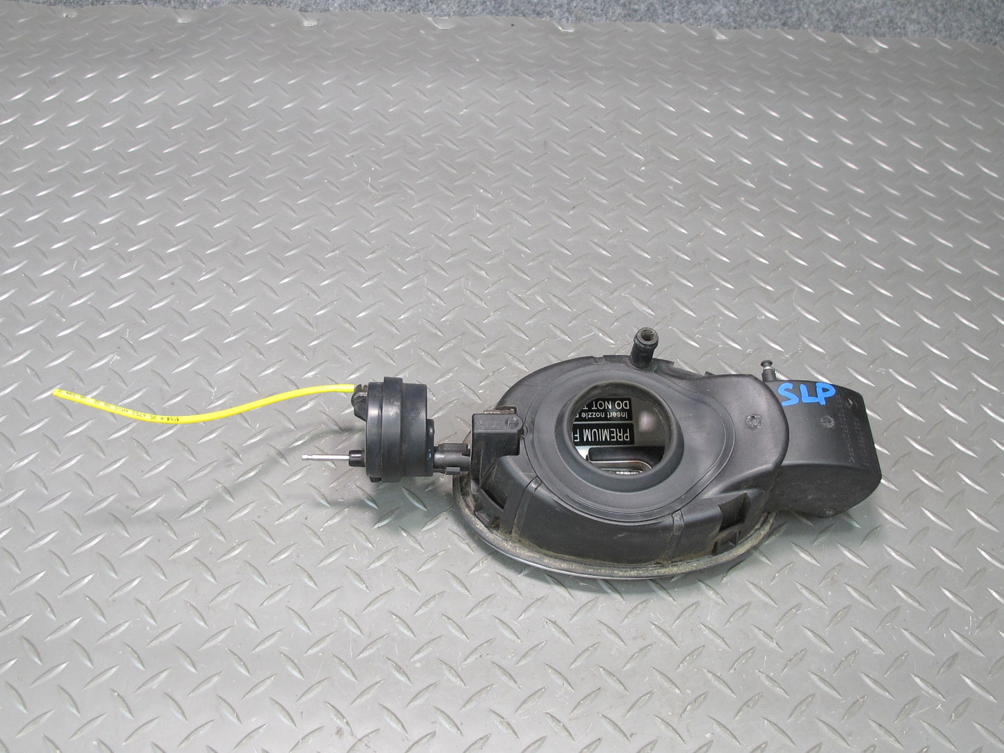 03-06 Mercedes R230 Fuel Tank Filler Door Lid Cover Actuator Housing Set OEM