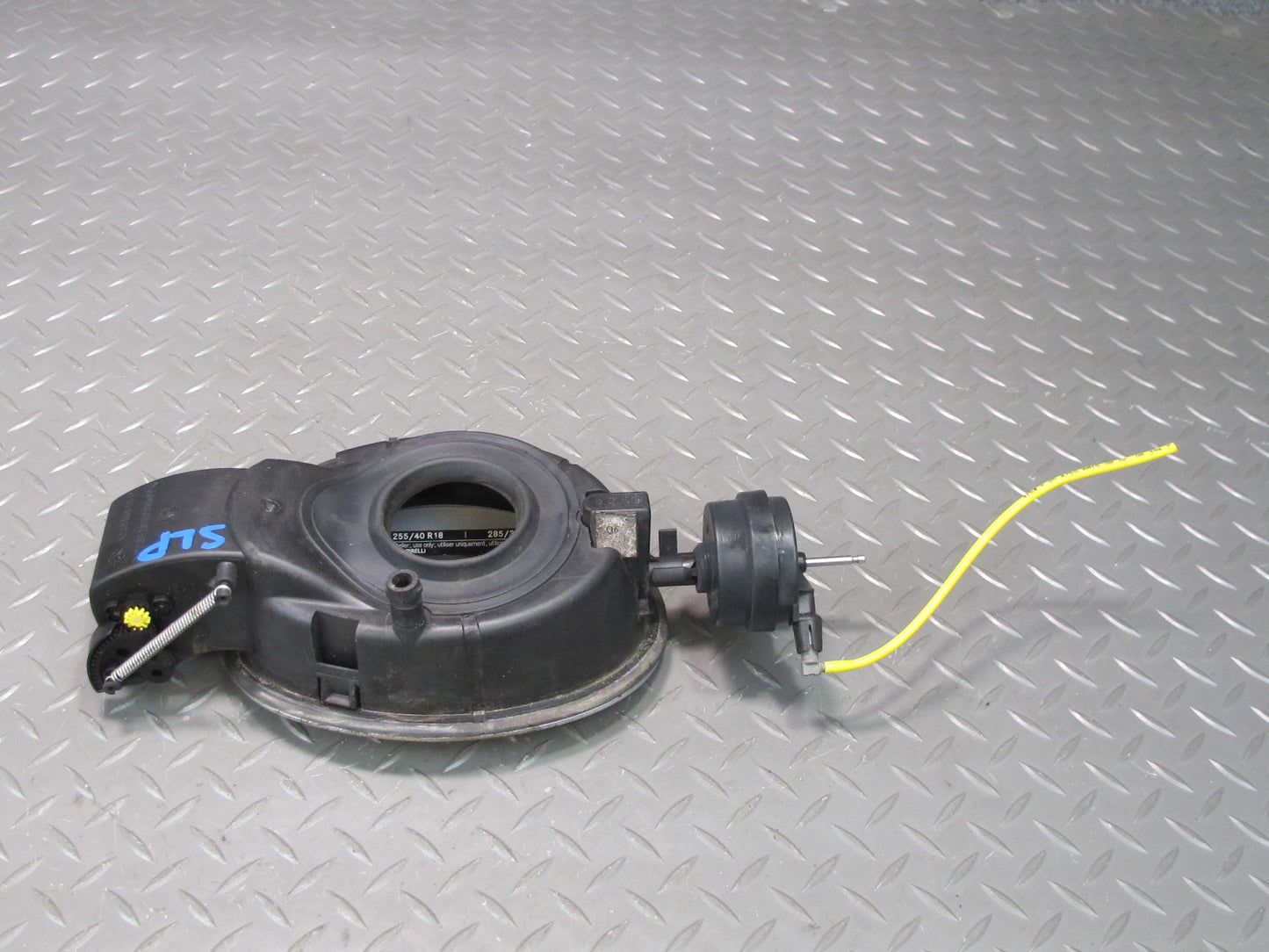 03-06 Mercedes R230 Fuel Tank Filler Door Lid Cover Actuator Housing Set OEM