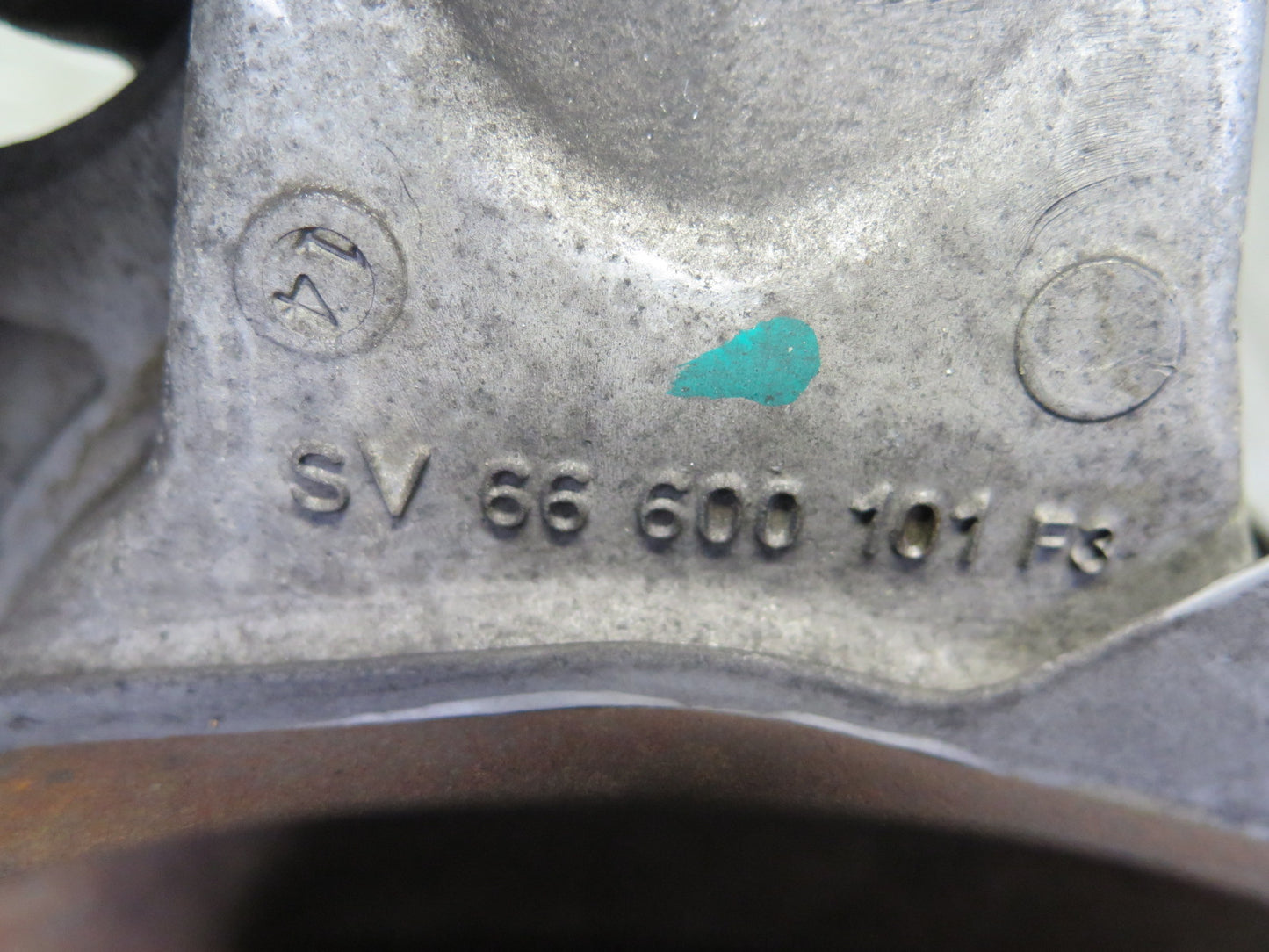 97-04 Chevrolet Corvette C5 Front Right Spindle Knuckle Wheel Hub Bearing OEM