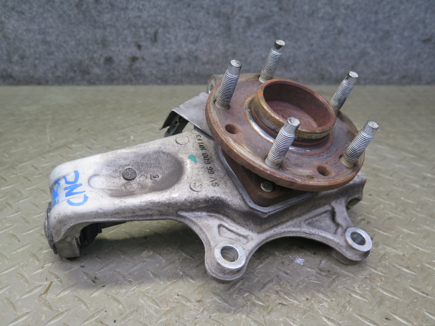 97-04 Chevrolet Corvette C5 Front Right Spindle Knuckle Wheel Hub Bearing OEM