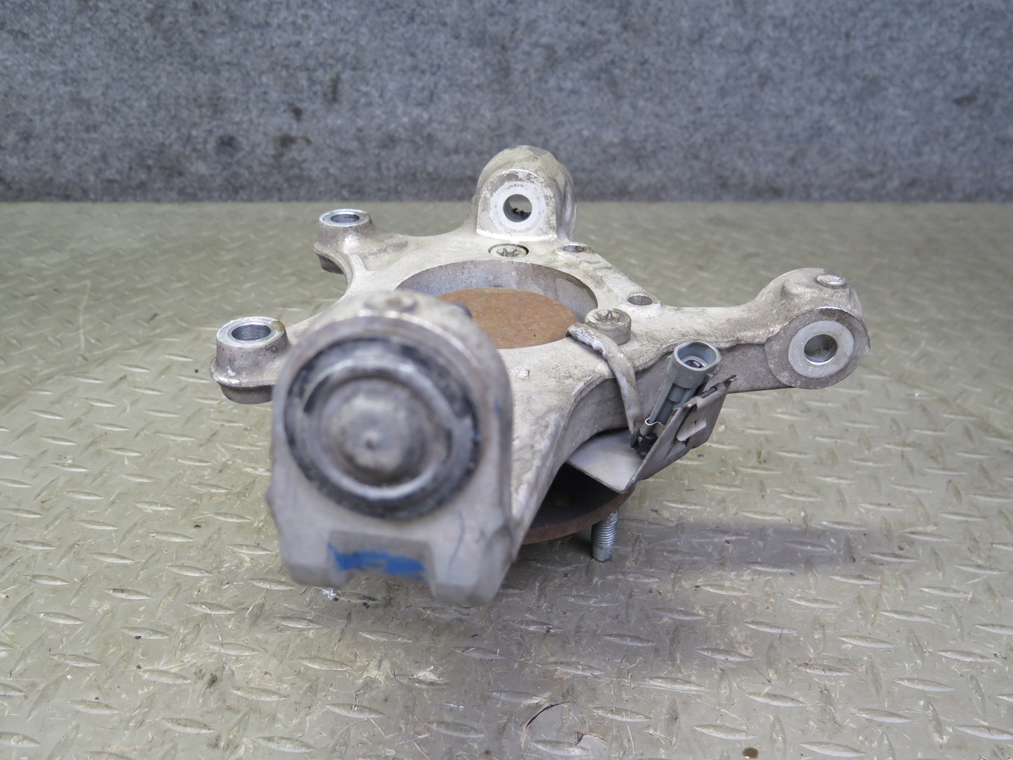 97-04 Chevrolet Corvette C5 Front Right Spindle Knuckle Wheel Hub Bearing OEM