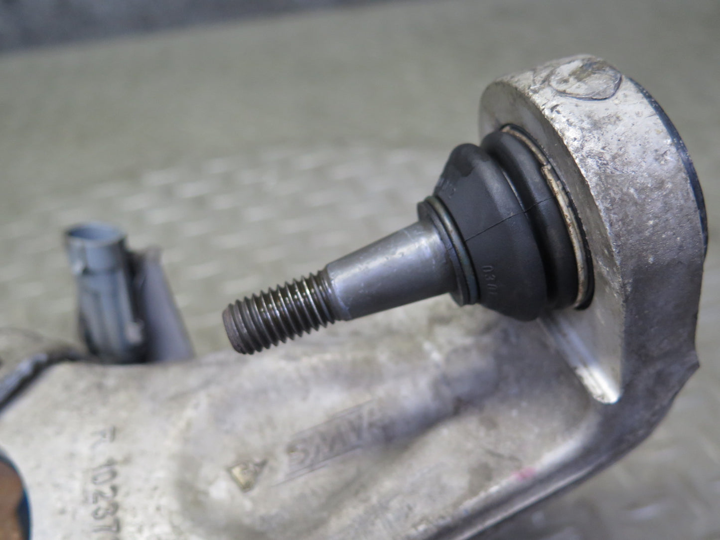 97-04 Chevrolet Corvette C5 Front Right Spindle Knuckle Wheel Hub Bearing OEM