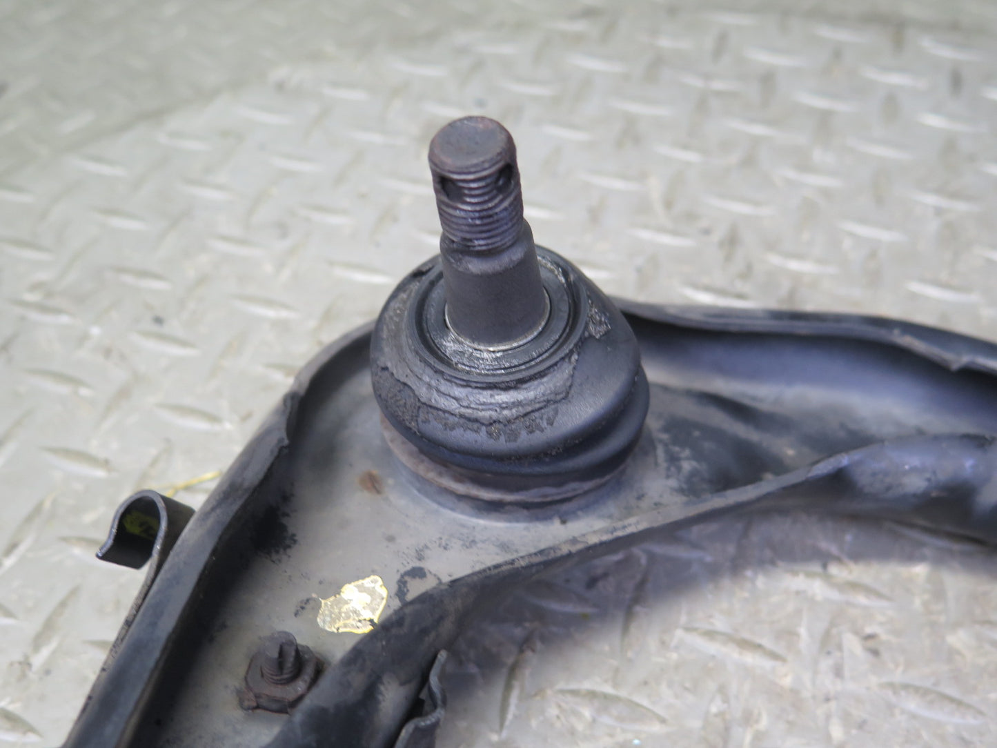 2003-2009 Lexus UZJ120L GX470 Front Right Passenger Side Upper Control Arm