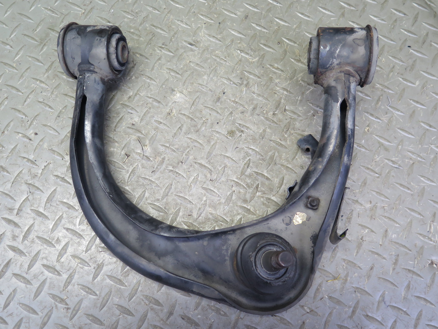 2003-2009 Lexus UZJ120L GX470 Front Right Passenger Side Upper Control Arm