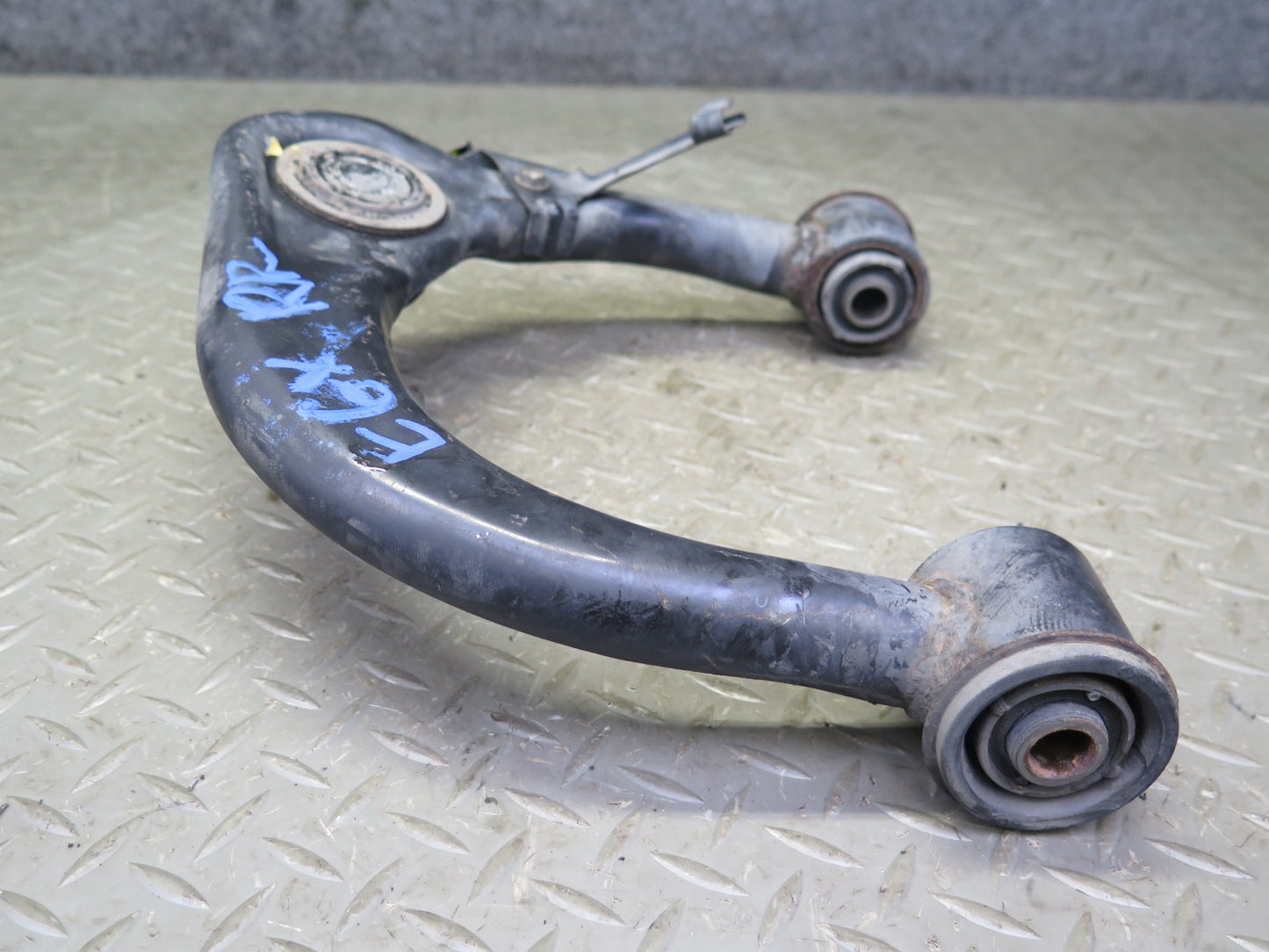 2003-2009 Lexus UZJ120L GX470 Front Right Passenger Side Upper Control Arm