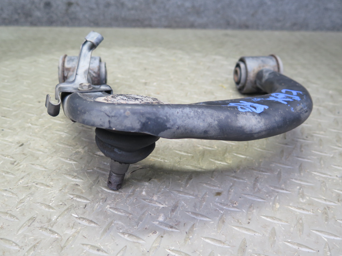 2003-2009 Lexus UZJ120L GX470 Front Right Passenger Side Upper Control Arm