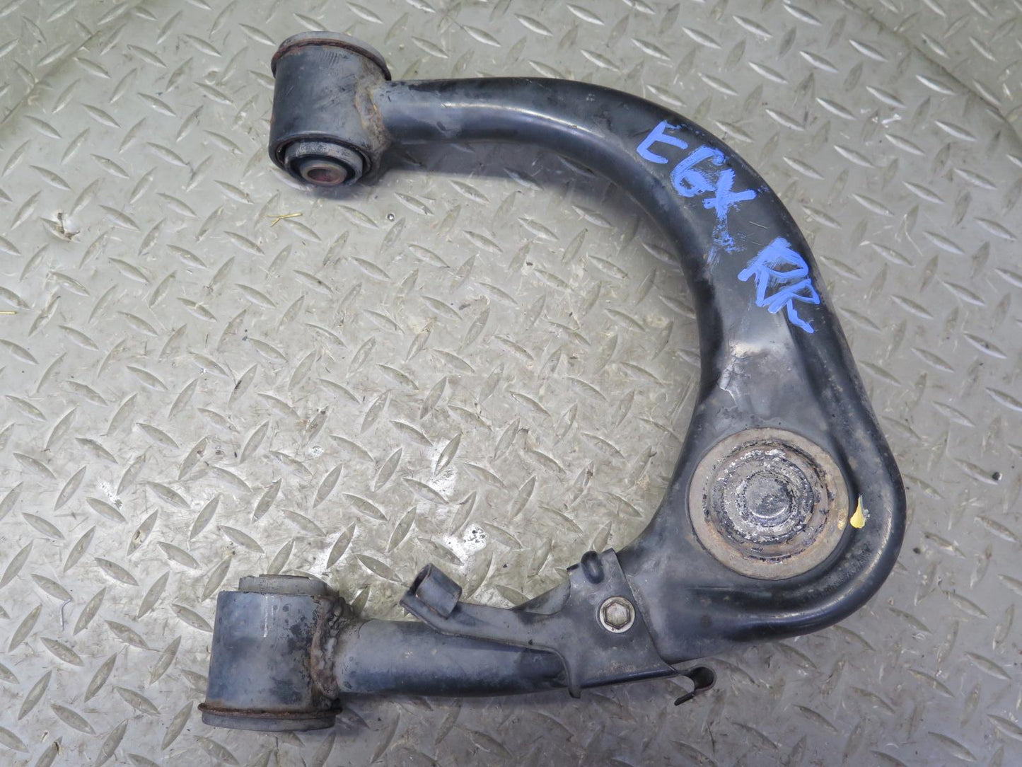 2003-2009 Lexus UZJ120L GX470 Front Right Passenger Side Upper Control Arm