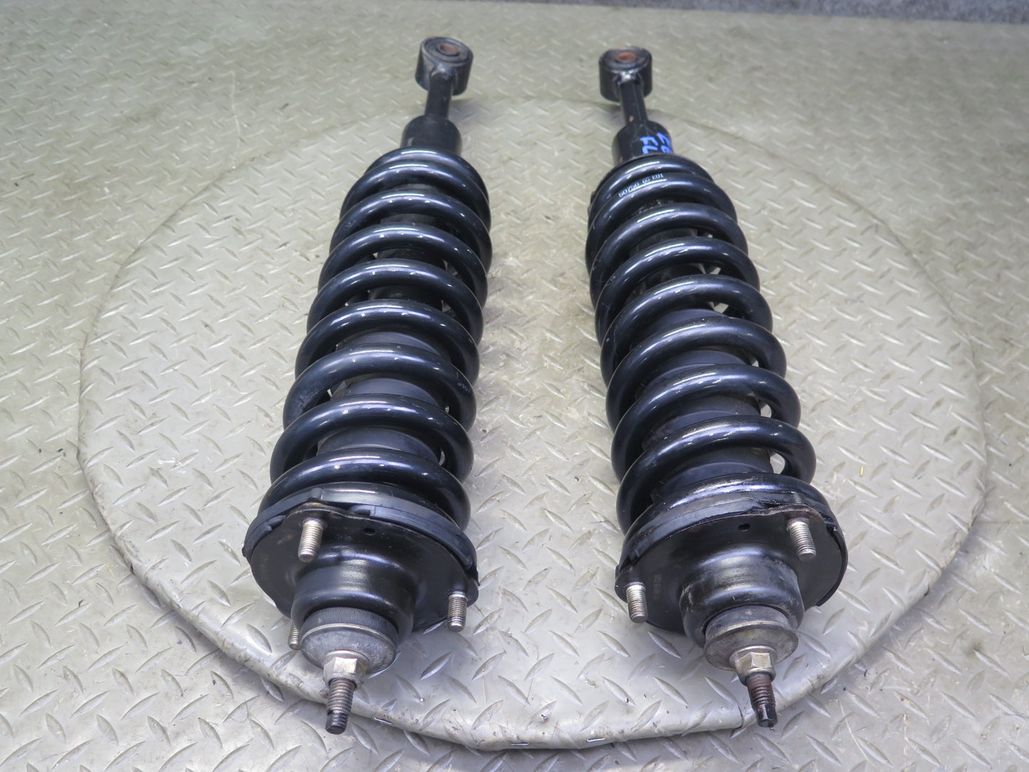 2003-2008 Lexus UZJ120L GX470 Front Left & Right Strut Shock Absorber Set of 2