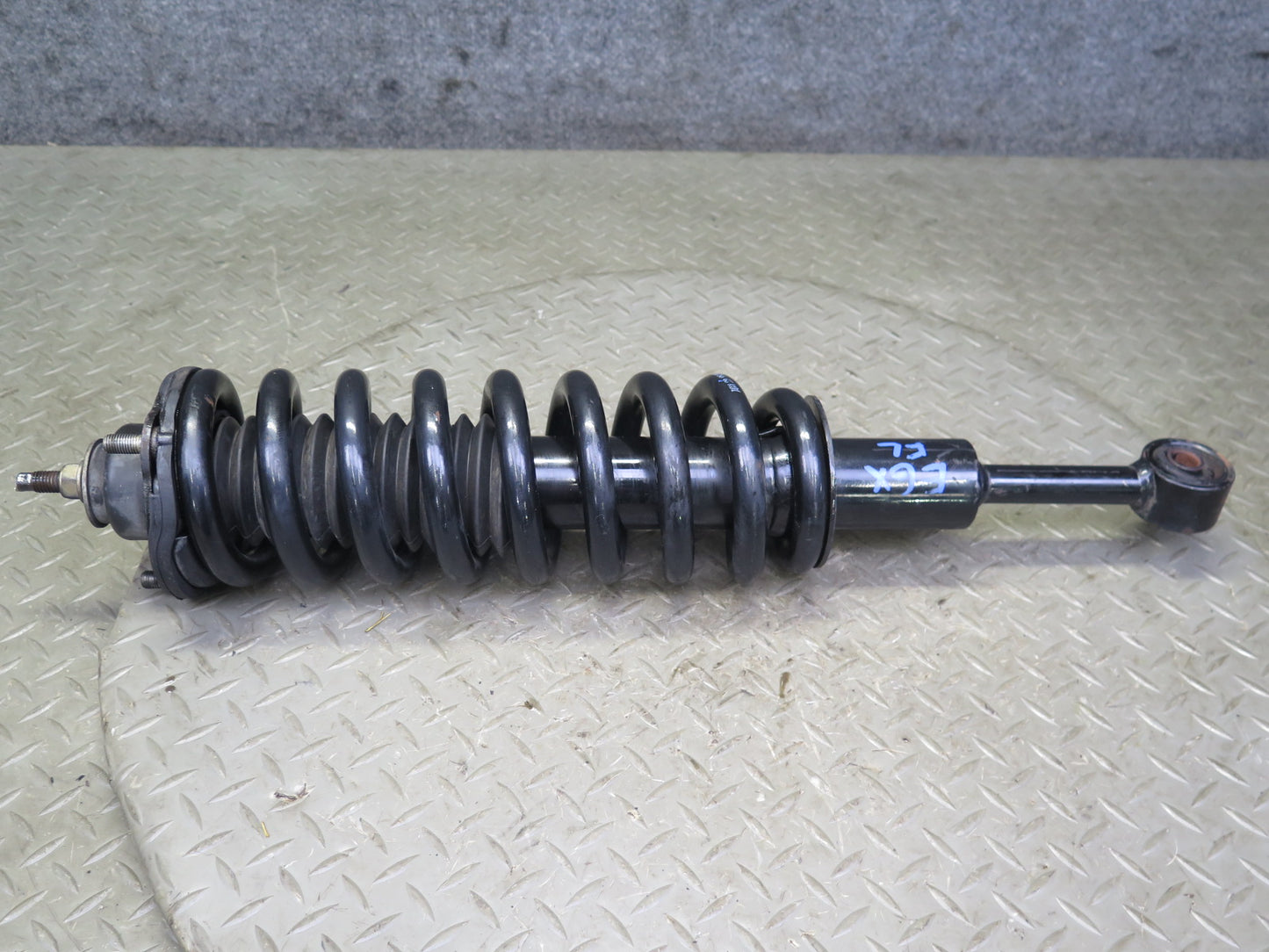 2003-2008 Lexus UZJ120L GX470 Front Left & Right Strut Shock Absorber Set of 2