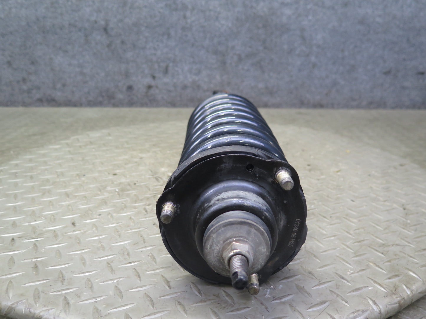 2003-2008 Lexus UZJ120L GX470 Front Left & Right Strut Shock Absorber Set of 2