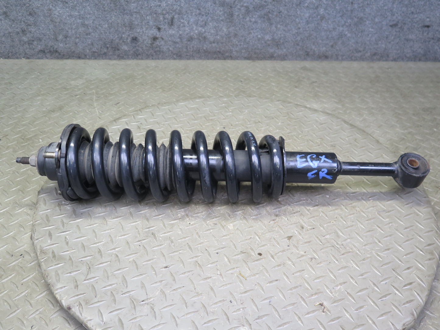 2003-2008 Lexus UZJ120L GX470 Front Left & Right Strut Shock Absorber Set of 2