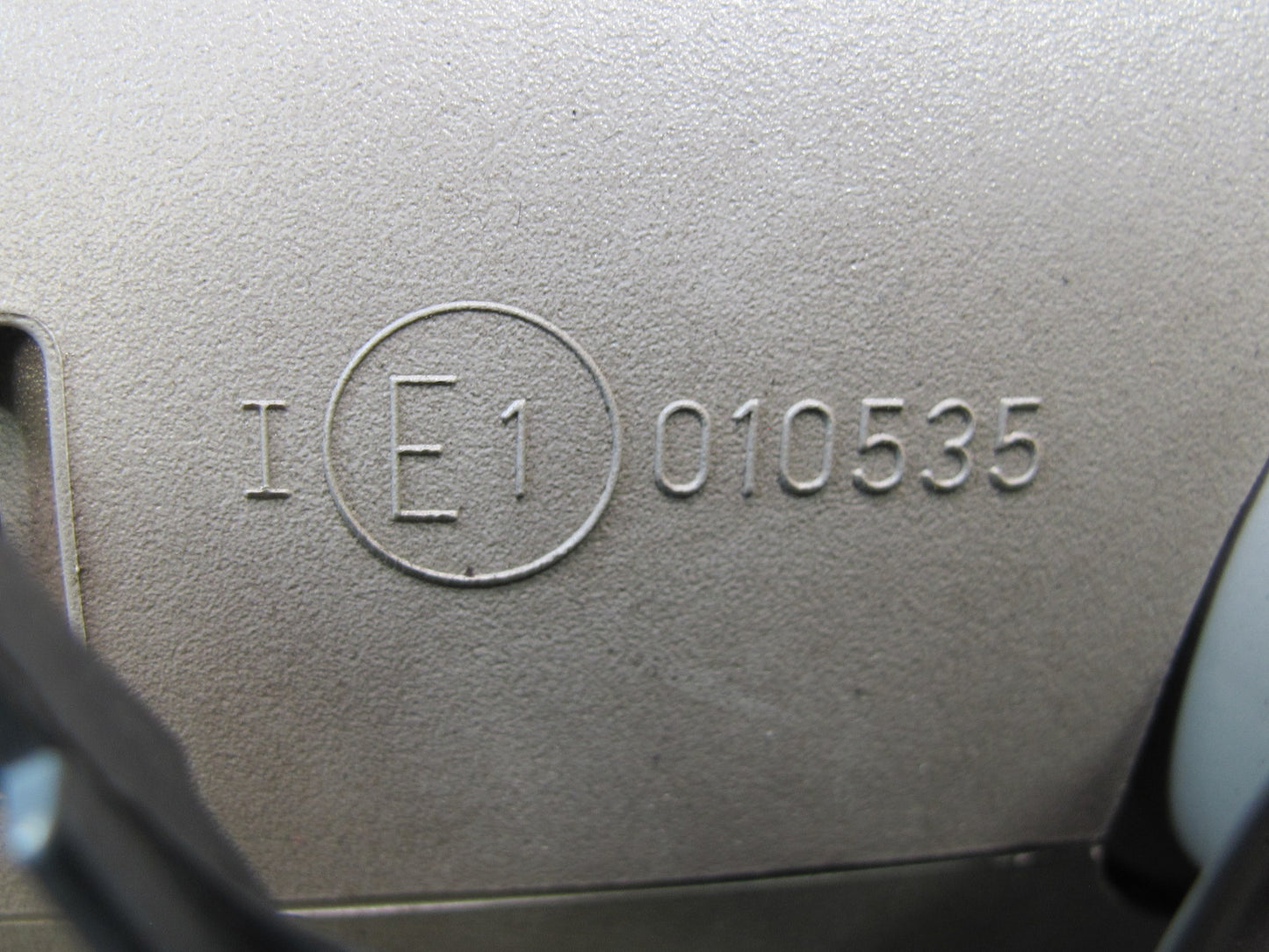 03-06 Mercedes R230 SL500 Auto Dimming Interior Rear View Mirror w Homelink OEM